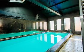 Bungalow met privé zwembad en sauna